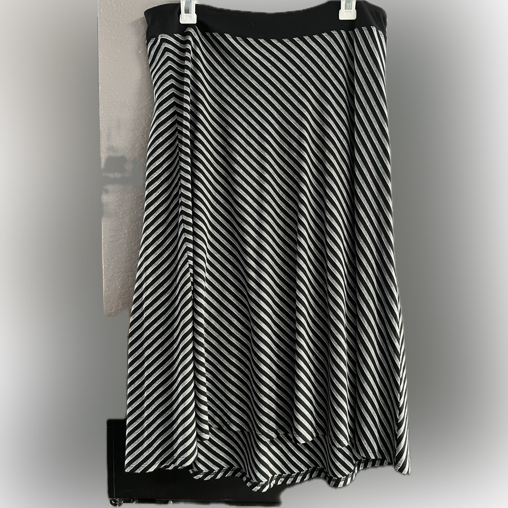 Lot of 2 -J Jill striped skirts.  One is black and grey, one blue & white - Picture 2 of 5